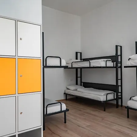 Albergue Equity Point *