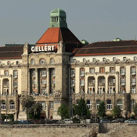 Vandrerhjem Equity Point