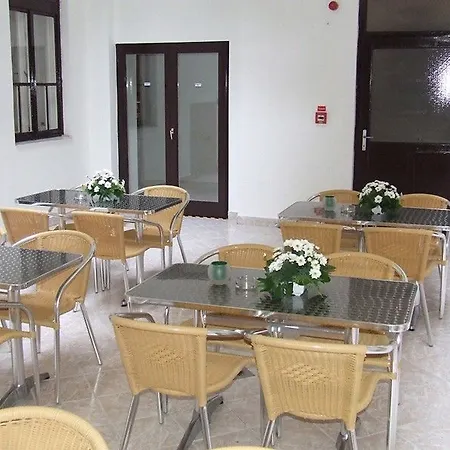 Albergue Equity Point *