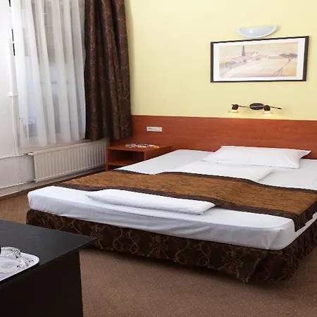 Equity Point Hostal *