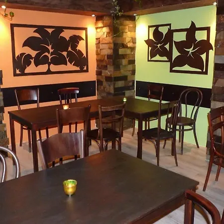 Hostal Equity Point *