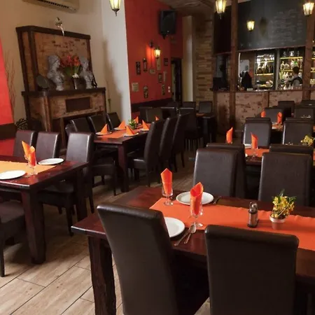 Hostal Equity Point *